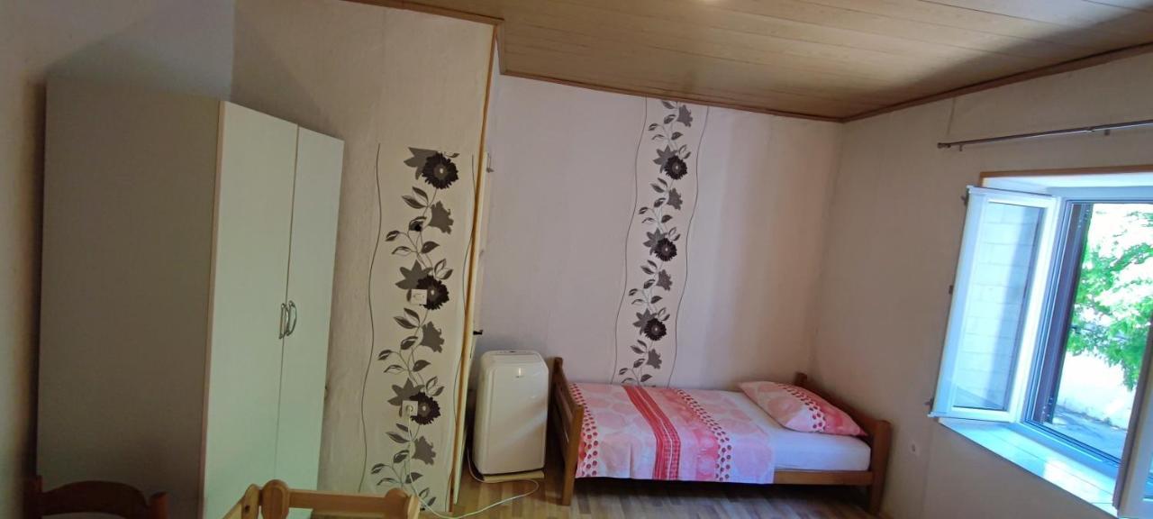 Studio Apartman Kastel Kambelovac Kaštela Exterior foto